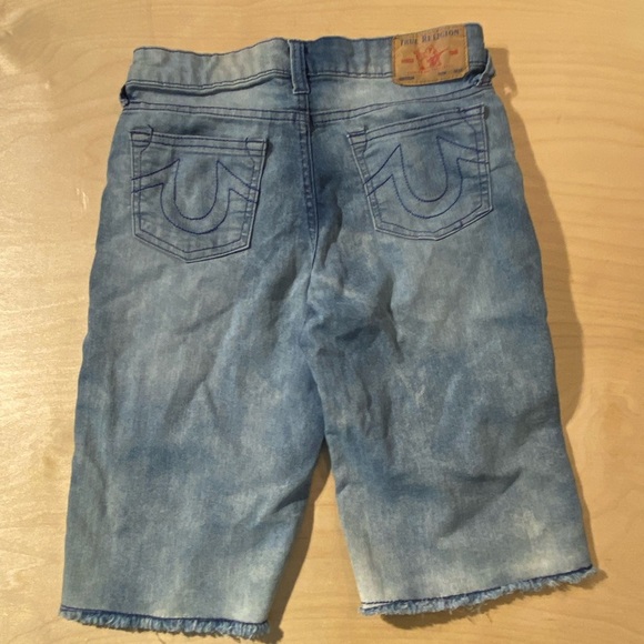 True Religion Geno Distressed Denim Shorts size 14 (LW) - Picture 7 of 10